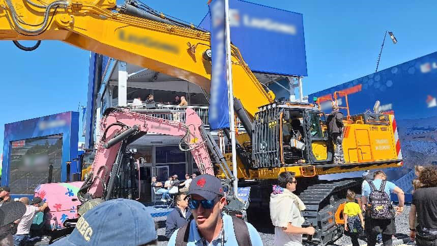 迪林根在慕尼黑宝马展 2025-05-12